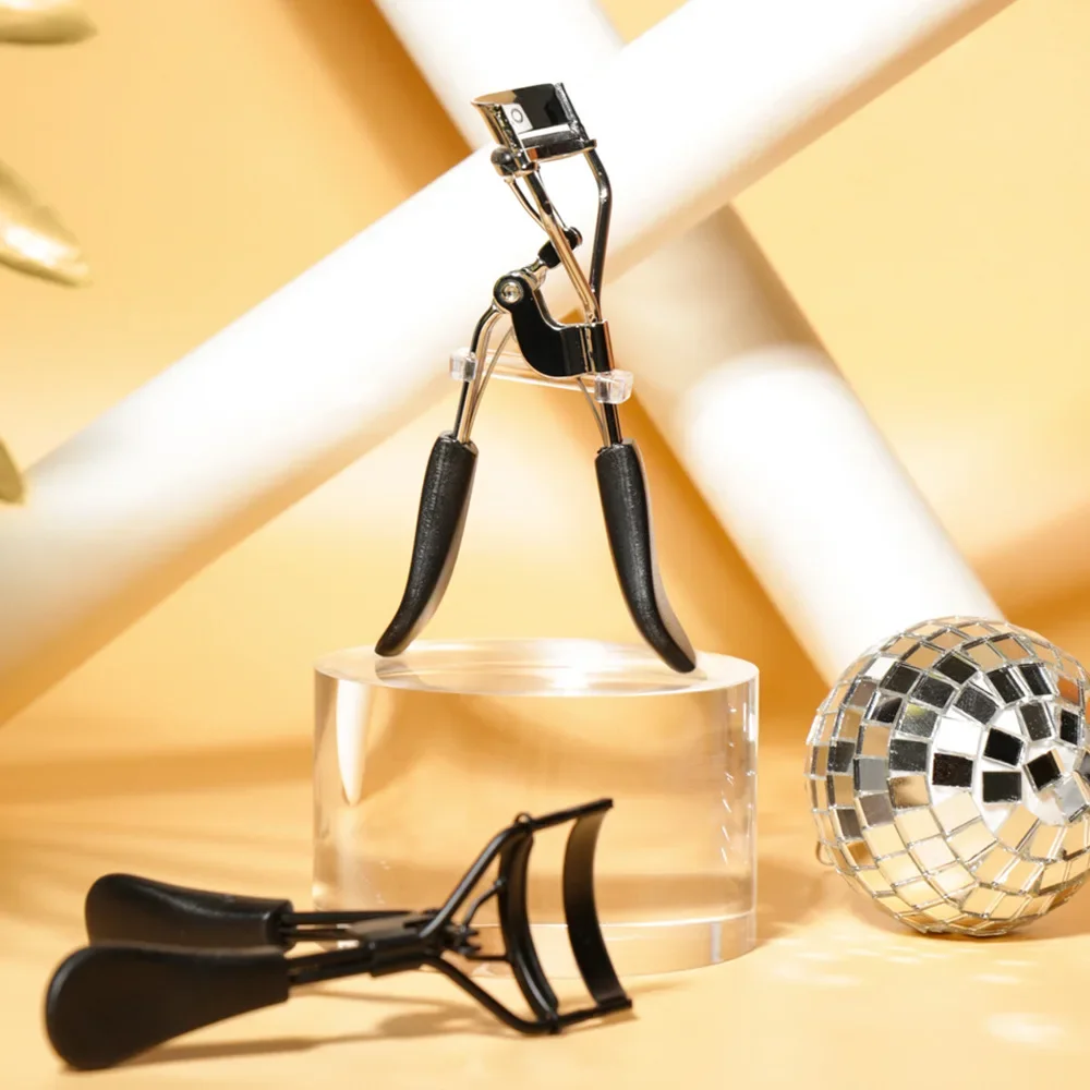 O.TWO.O Eyelash Curler Mini Portable Eyelash Curler Makeup Tool Portable Shaping and Lasting Curling Clip Lash