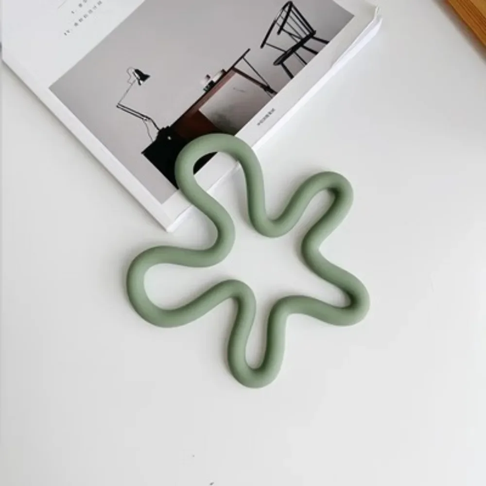 Silicone Insulation Pad Heat Resistant Silicone Mat High Temperature Resistant Silicone Placemats Coasters kitchen accessories