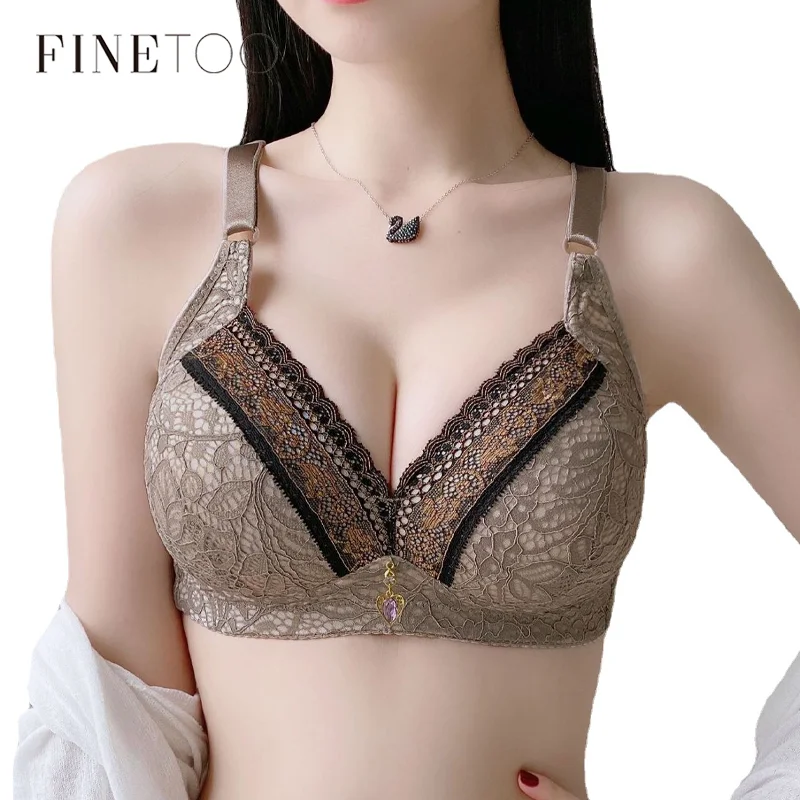 

FINETOO Large Luxury Lace Floral Closure Bra Without Steel Ring Comfortable Brassiere Wrapped Chest Wireless Underwear Plus Size