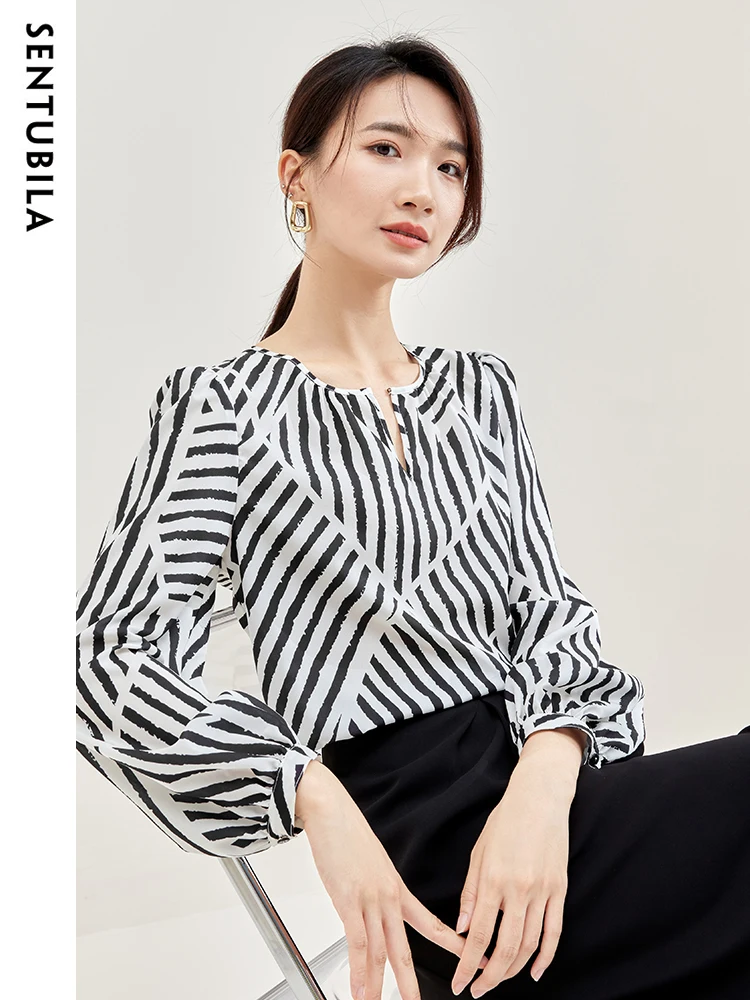 

SENTUBILA 2023 Autumn Chiffon Shirts Women Pullovers Tops Casual Fashion Striped Slimming O-Neck Long Sleeve Blouses 133V51304