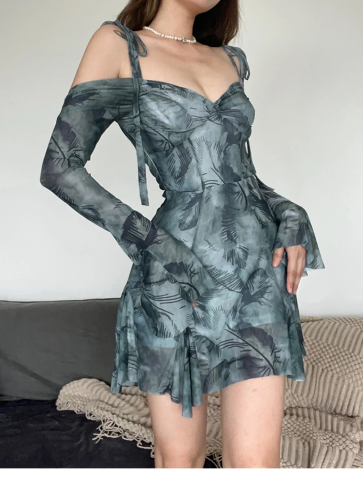 

Платье женское с оборками по краям, дизайнерская сетчатая юбка из вискозы с открытой спиной, на бретельках, с французским принтом