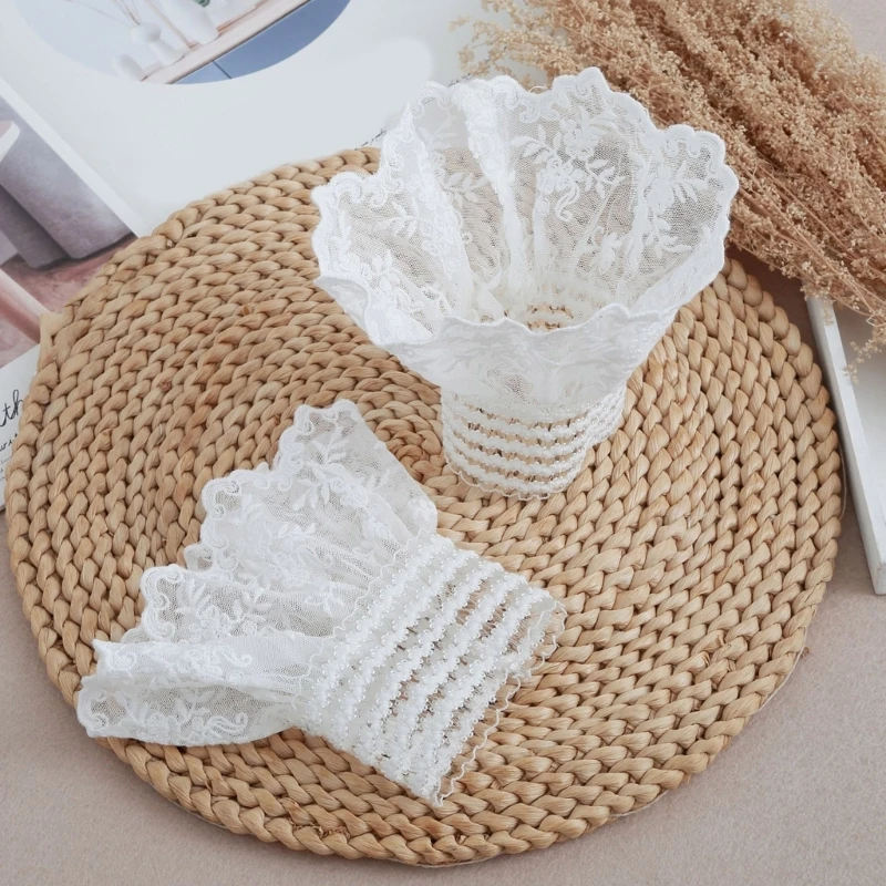 Рисунок 4 - Манжеты на запястье феи