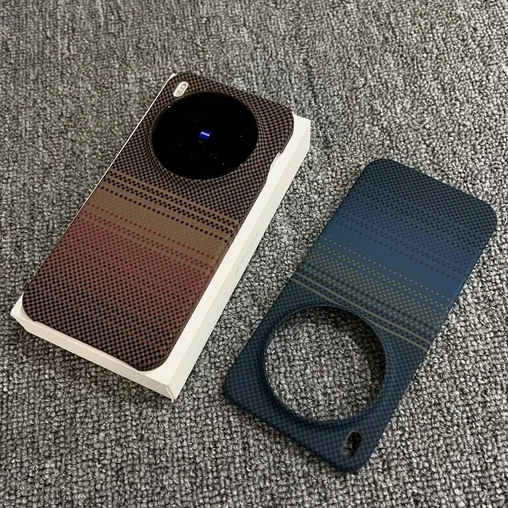 Luxury Carbon Fiber Kevlar Pattern Magnetic Phone Case - Anti-Drop Protective Cover