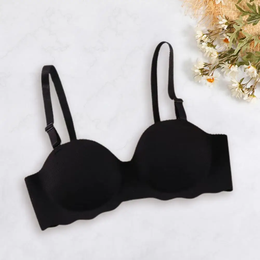 Women's Everyday Wear Wireless Bra Sexy Skimpy Bras Comfy Seamless Plain  for Everyday Comfort Push Up Bras for Women Wine : : Clothing,  Shoes & Accessories