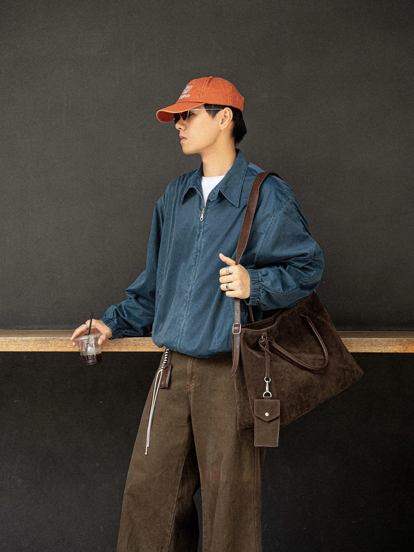 Minimalist Large Capacity Commuter Tote Bag Fashionable Retro Single Shoulder Bag Simple Design Soft PU Material Mobile Phone Po