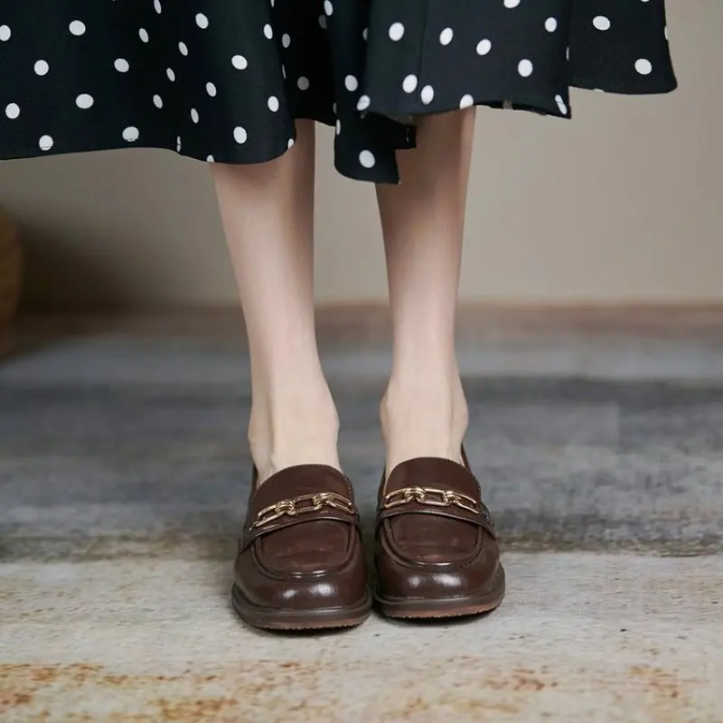 Spring and Fall Luxury Metal Chain Oxfords Ladies Elevated Height Increase Flats Woman Small Leather Shoes Pointed Toe Loafers