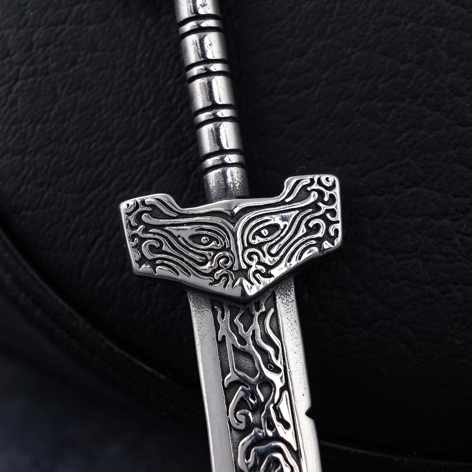 Stainless steel fashion broken sword personality domineering handmade men's necklace pendant birthday gift