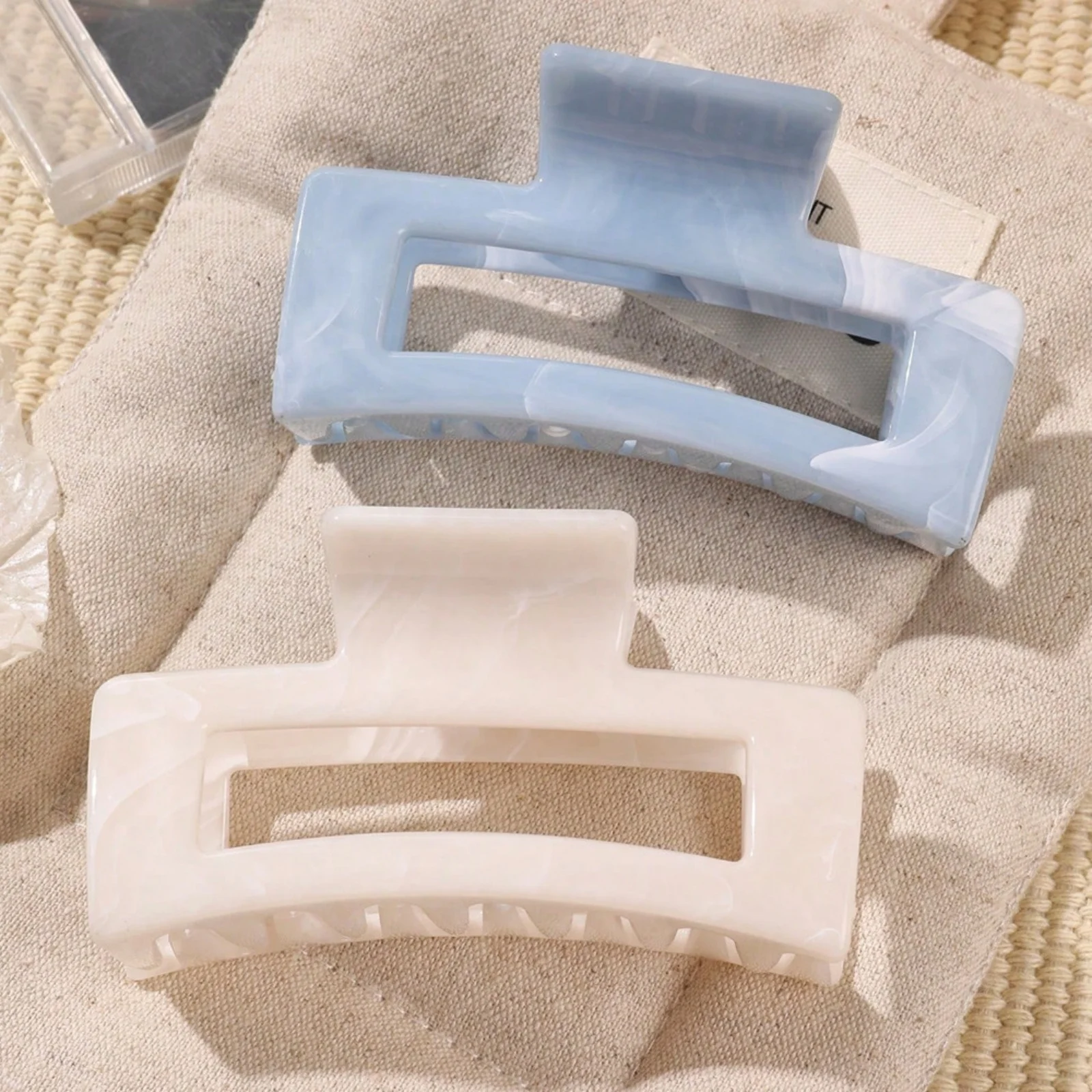 1PC Stylish Translucent Hair Claw Clips Set， Ideal for Securing Thick Hair, Chic Hair Accessories for Women