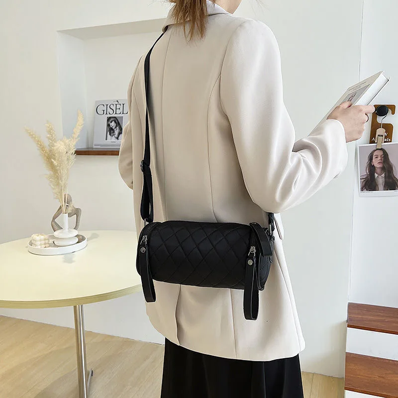 

New Women's Bag Fashion Trendy Leisure Rhombus Cylinder Wide Shoulder Strap Messenger Bag High Quality Ladies Shoulder Bag