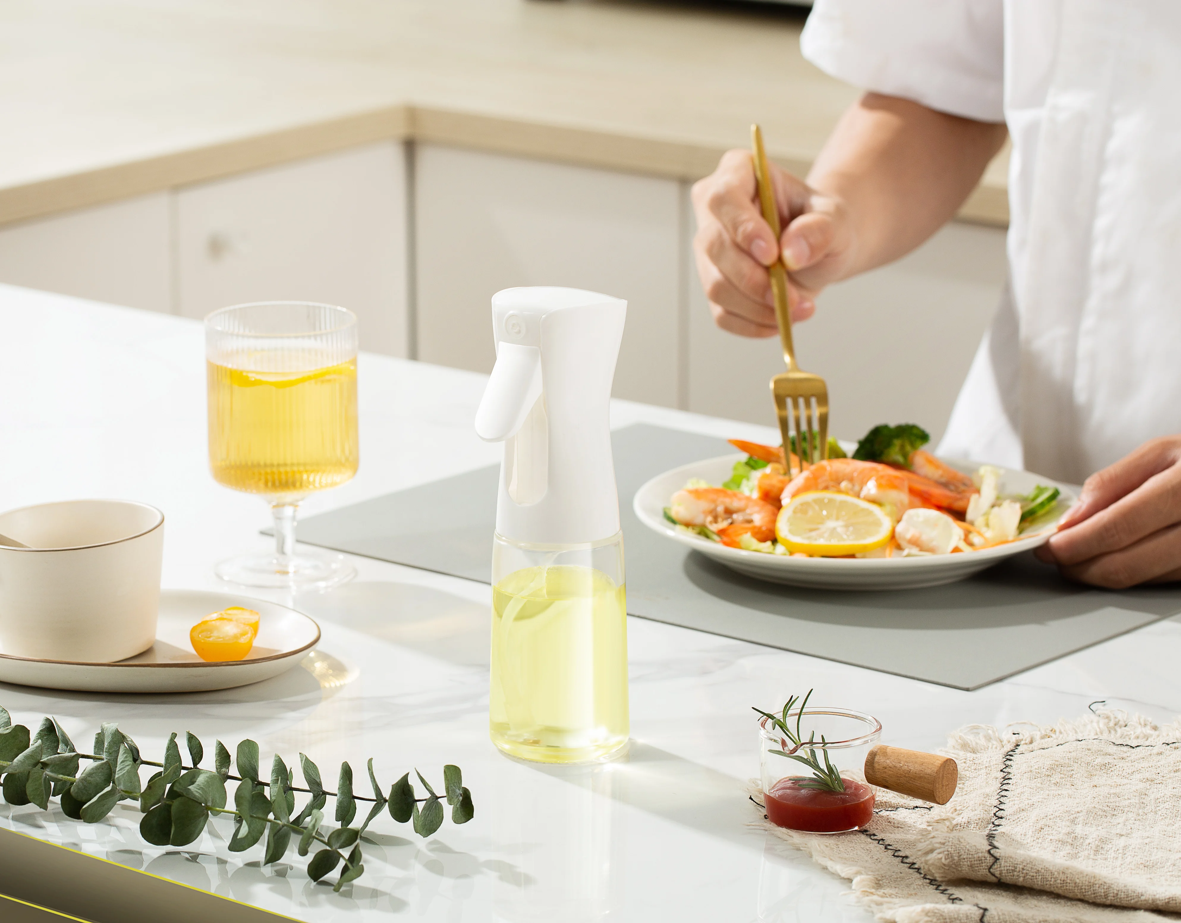 SUNCHA oil spray can precision atomization kitchen household oil spray