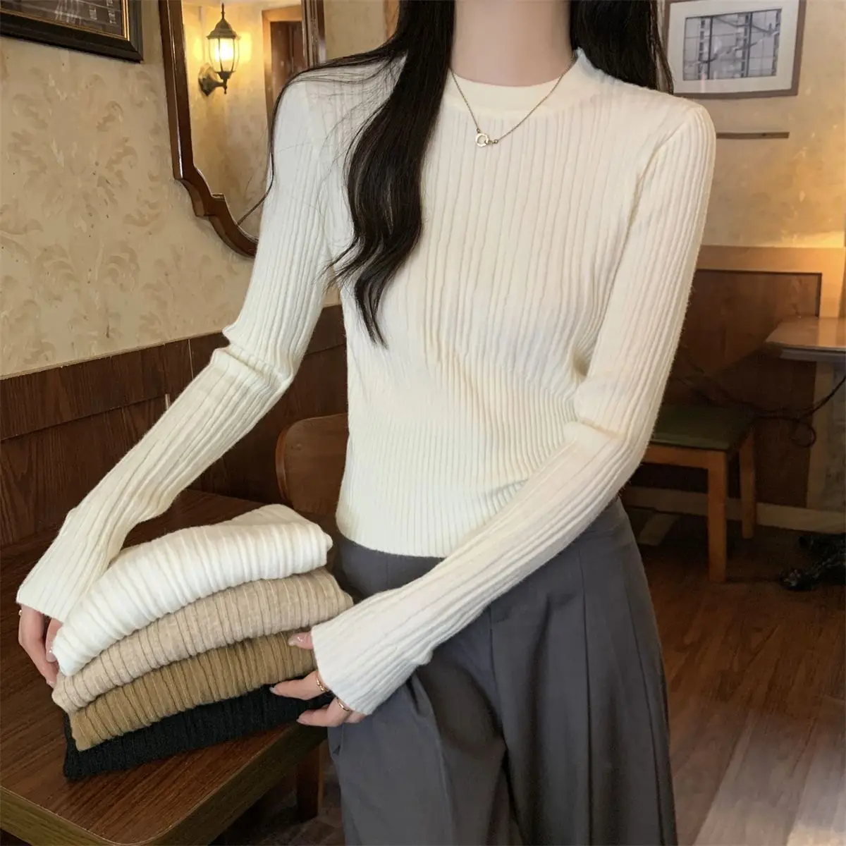 

Slim Fit Round Neck Short Sweater For Women In Autumn And Winter 2023, New Inner Long Sleeved Knitted Top