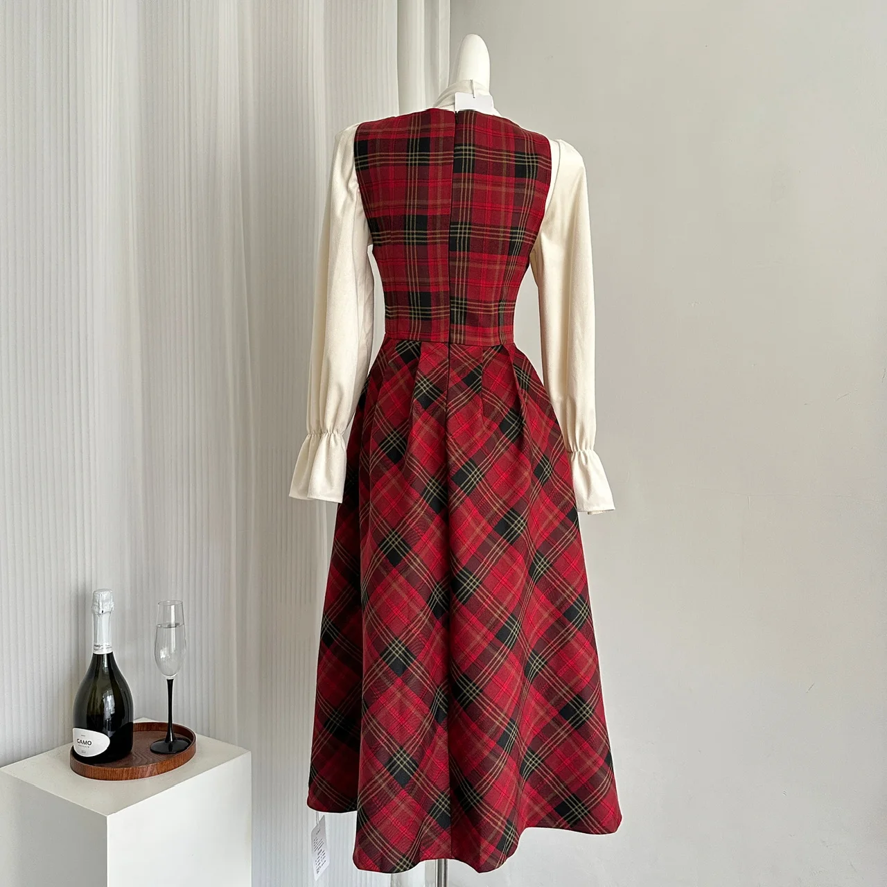 French Vintage Two-piece Dress Set Women Flare Sleeve Shirt Red Plaid Strap Dress A-line Autumn Winter New Christmas Party Dress