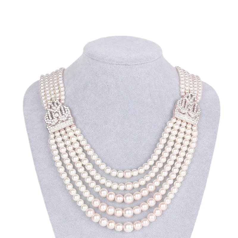 

2020 new European and American pearl necklace female pearl clavicle chain sweater chain Christmas gift wedding party necklace