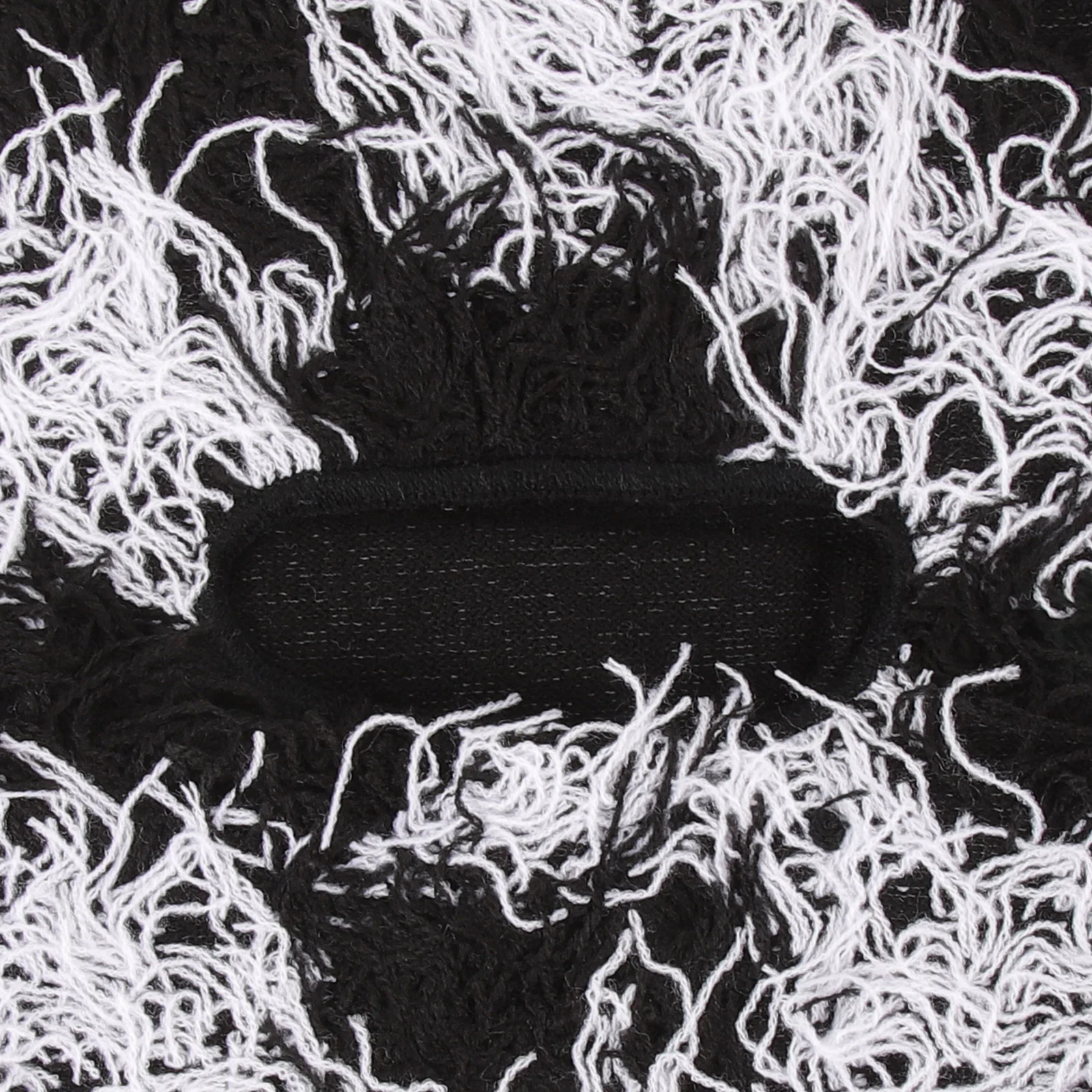 Рисунок 3 - Вязаная маска для лица крутая Манишка