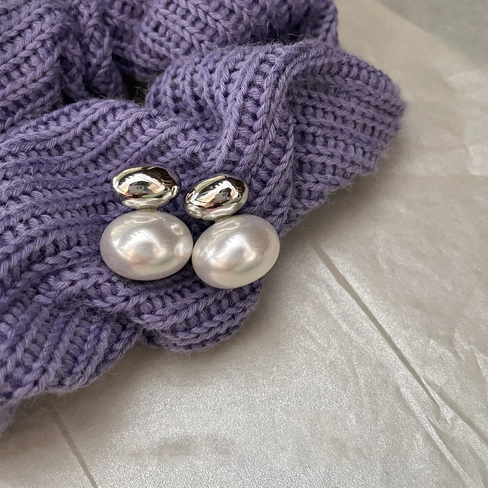 Stud Earrings French Simple Oval Geometric Metal Bean Pearl Women Temperament Jewelry For Party and Daily Wearing