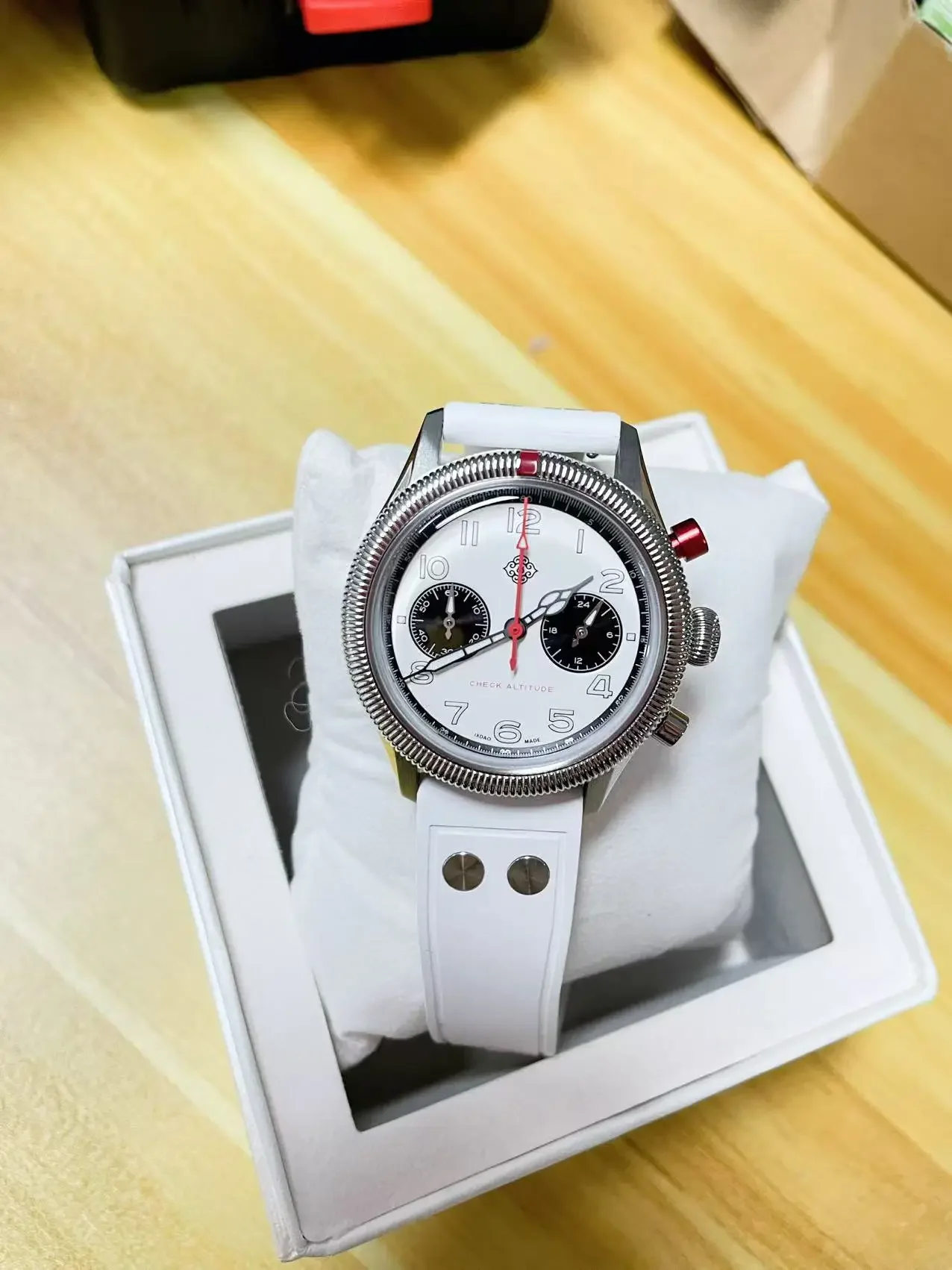 2025 New IXDAO 39mm Pilot Men Quartz Watches Peregrine Falcon