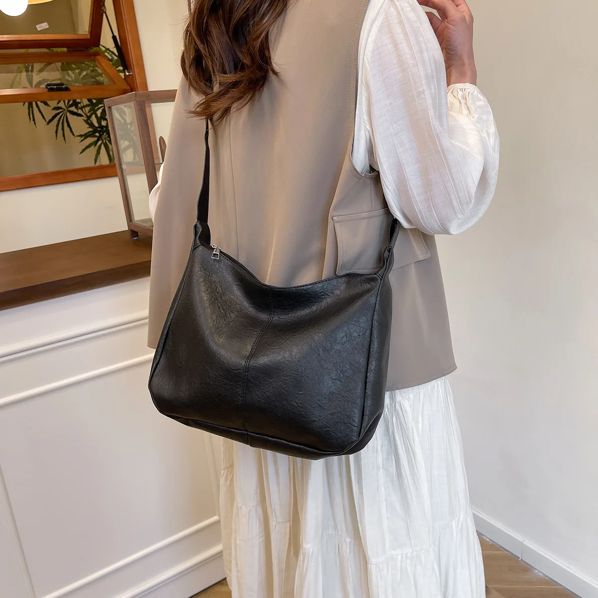 Retro PU Leather Crossbody Bag, Women's Fashionable Commuting Casual Tote Bag, Large Capacity Versatile Handbag Shoulder Bag