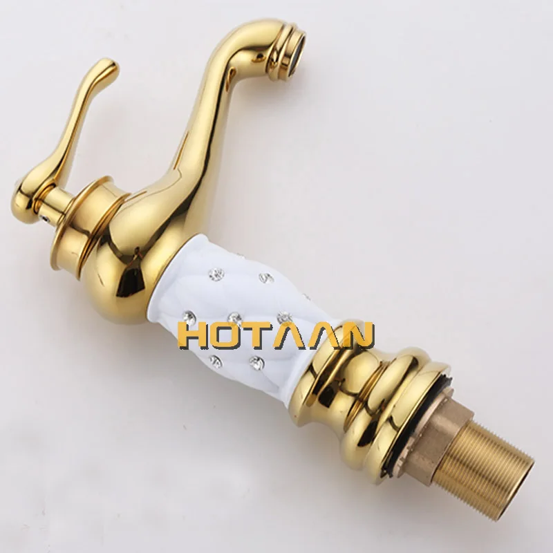 pia do banheiro, água fria e quente, misturador de alça única