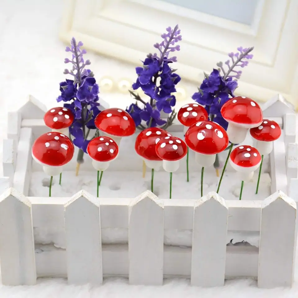 Paddenstoel Beeldje Met Egeltjes - 11 Cm - Decoratie - Polyresin