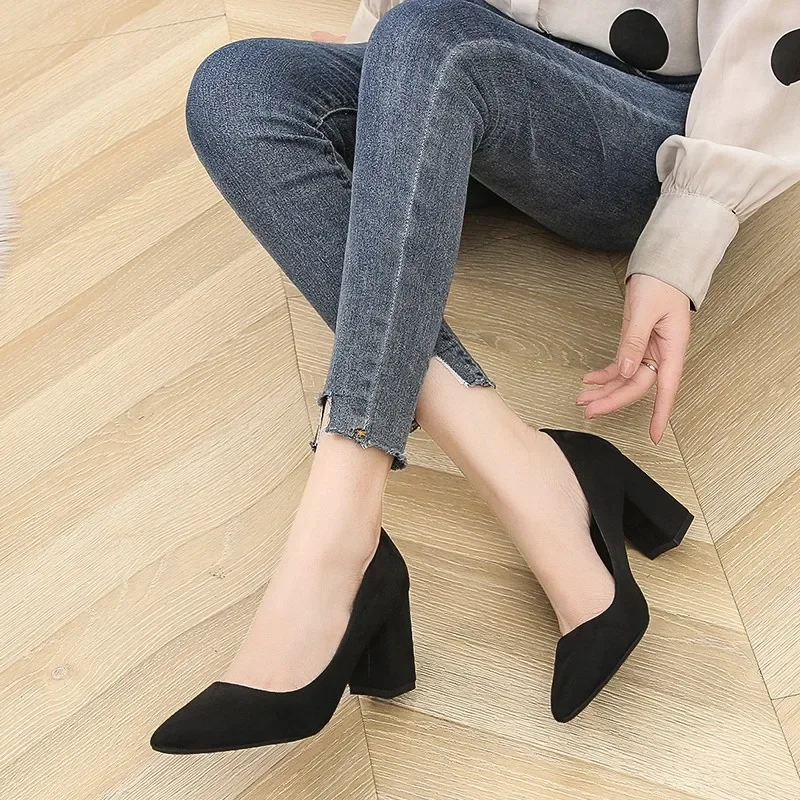 Spring and Autumn 2023 New Simple Banquet Black Women's Shoes Square Heel Sexy Temperament Versatile Single Shoes Women