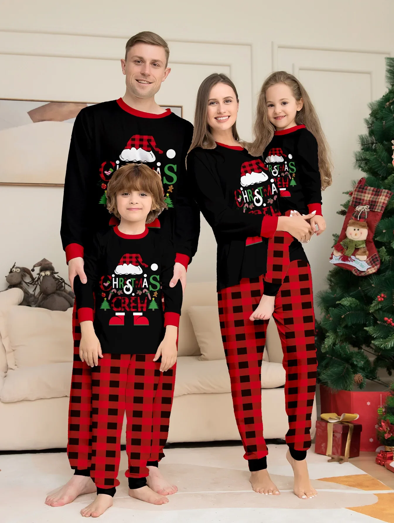 thumbnail image 1 of Conjunto de pijamas a juego para Navidad en familia, con estampado de dibujos animados, para adultos, niños, papá, madre e hija, ropa de dormir, mameluco para bebé, ropa de casa navideña, 1 of 5
