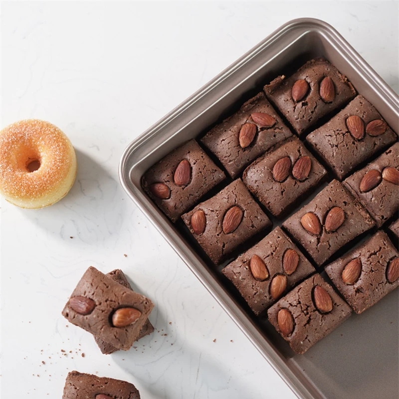 18 셀 베이킹 팬 브라우니 Bakeware 금형 내장 슬라이서 탄소강 과자 도구 초콜릿 케이크 금형 주방 베이킹 팬