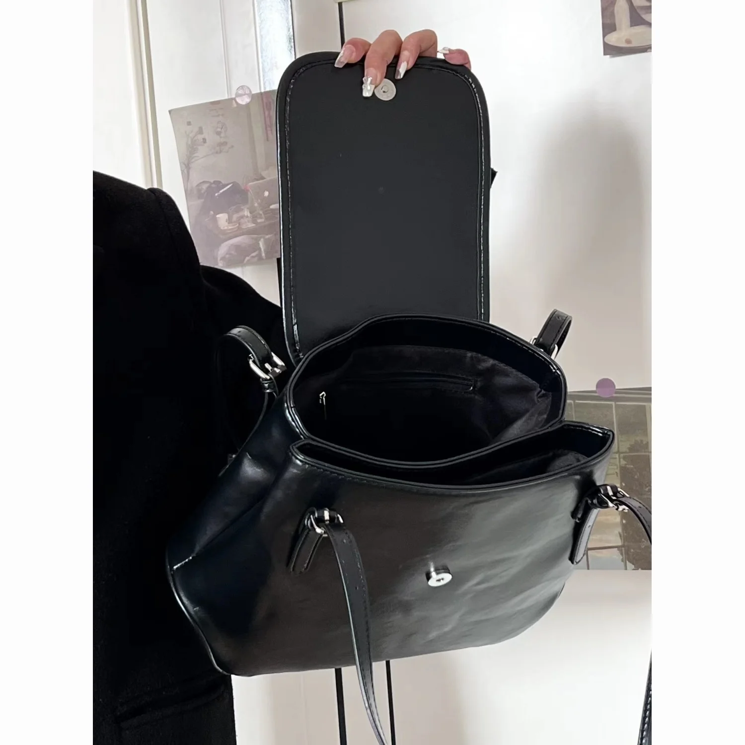 

Advanced High Capacity Bag for Women's 2023 New Fashion Solid Color Texture Shoulder Bag Versatile Underarm Bag Winter Bag