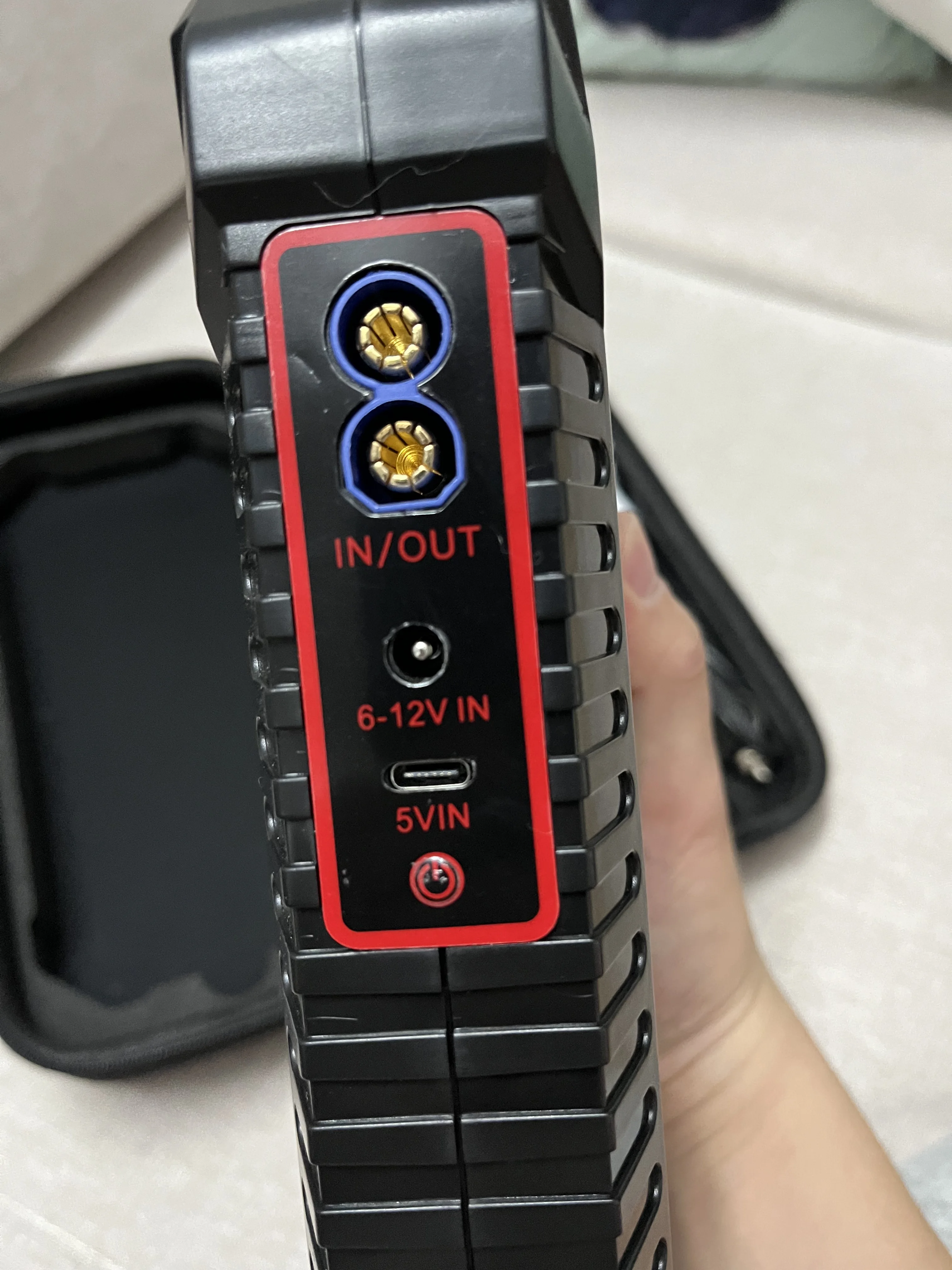 Autowit F500 upgraded version supports battery-free starting of 12v gasoline and diesel vehicles with supercapacitor technology
