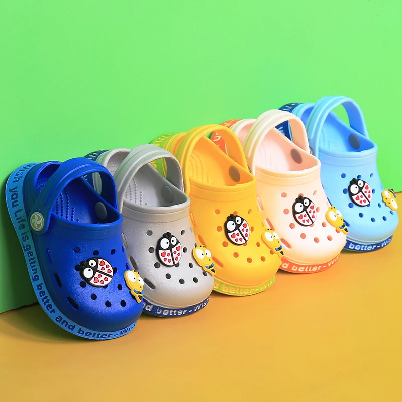 Kids Summer Cartoon Cave Hole Sandals 2022 Garden Beach Slippers Sandals Non-Slip Soft Soled Quick Drying Shoes