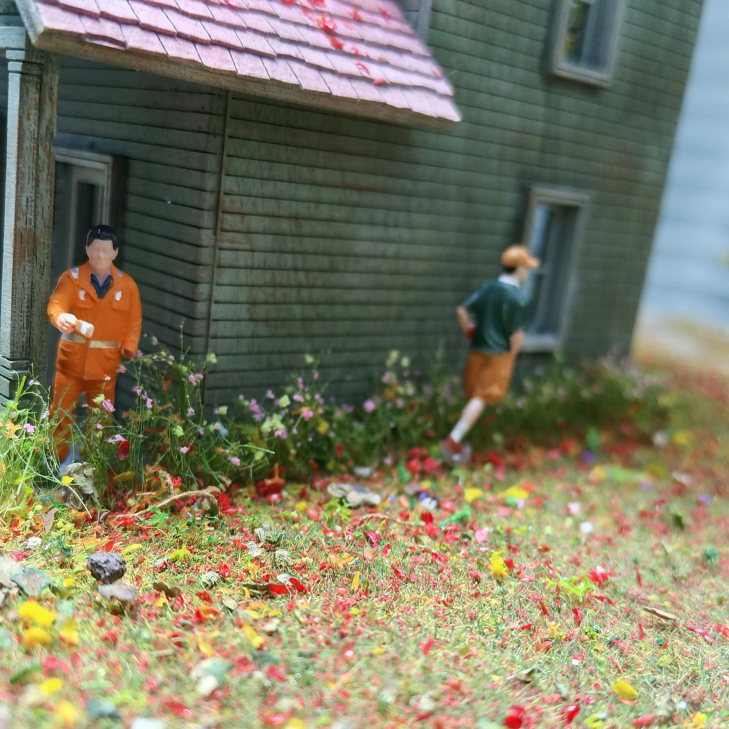 Miniature Colorful Flower Cluster Static Grass Tufts for Diorama and Model Layouts