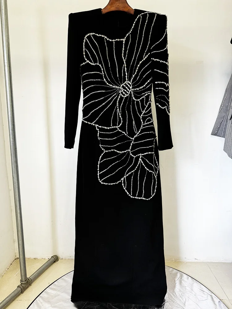 أحدث صيحات الموضة لعام 2025 من HIGH STREET فستان ط...