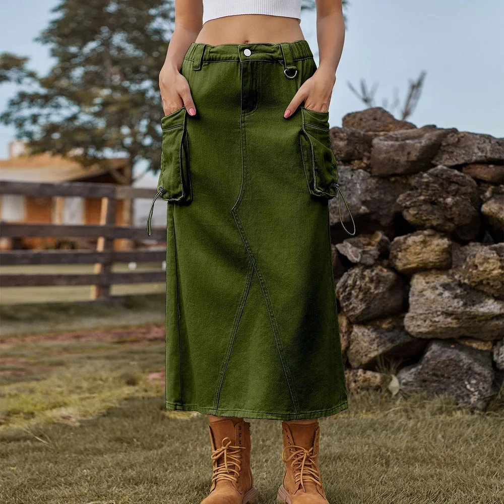 

Женская джинсовая юбка-карго с карманами и поясом на резинке