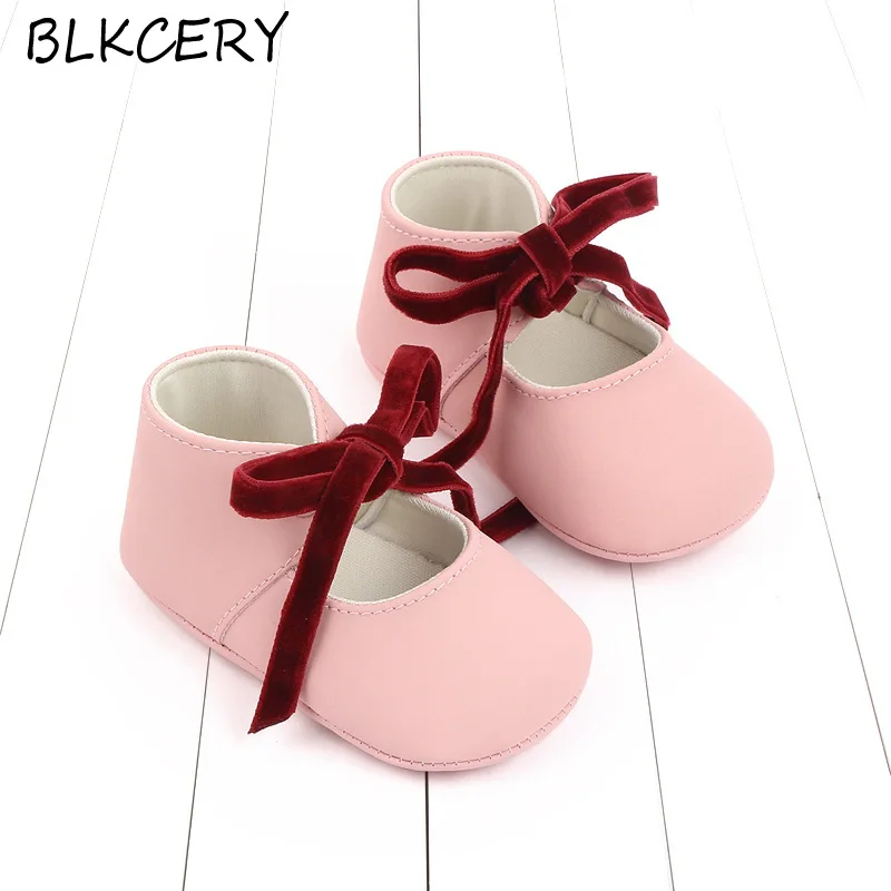 

Brand Infant Shoes for Girl Leather Moccasins Bebes Tenis Princess Cute Lace Up Crib Shoe Newborn Baby Footwear Toddler Trainers
