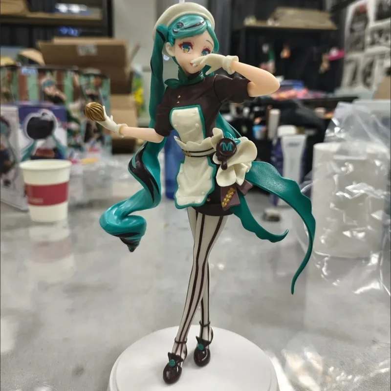 Hatsune Miku - Figurine Choco Mint de la série Sweet Sweets | Elbenwald
