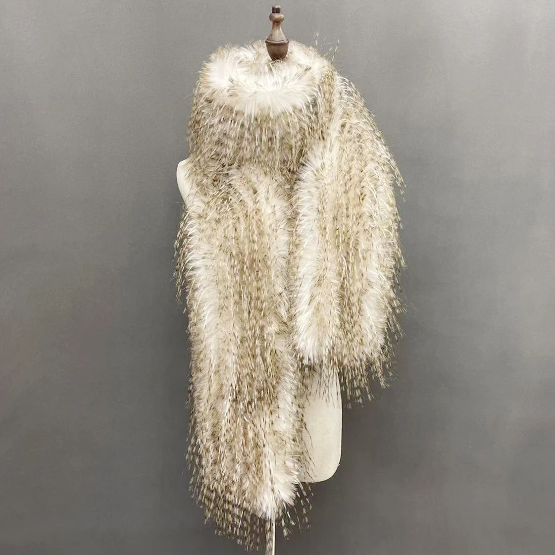 Woven peacock tail wide band