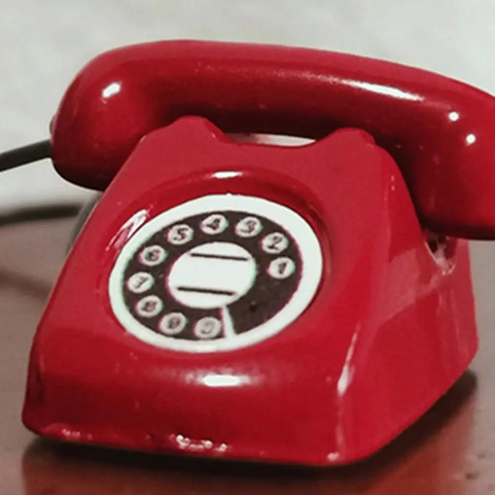 Miniature Figurines Miniature Ornament Mini Telephone Model Miniature Retro Alloy Landline Telephone for Doll Houses Decor Bedroom Phone Booth Scene Props Ornaments