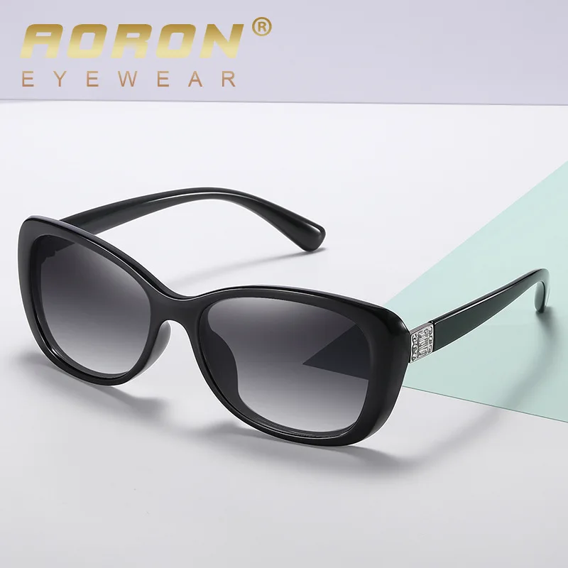 Retro Women's Polarized UV Protection Sunglasses with Comfortable Black Frame