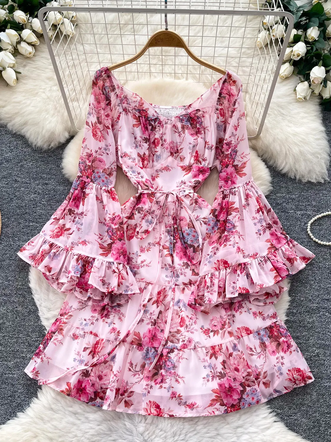 French Romantic Floral Flare Sleeve Dress Women Waist Slim Tiered Cake Dress Elegant Party Banquet Vacation Style Dresses Woman