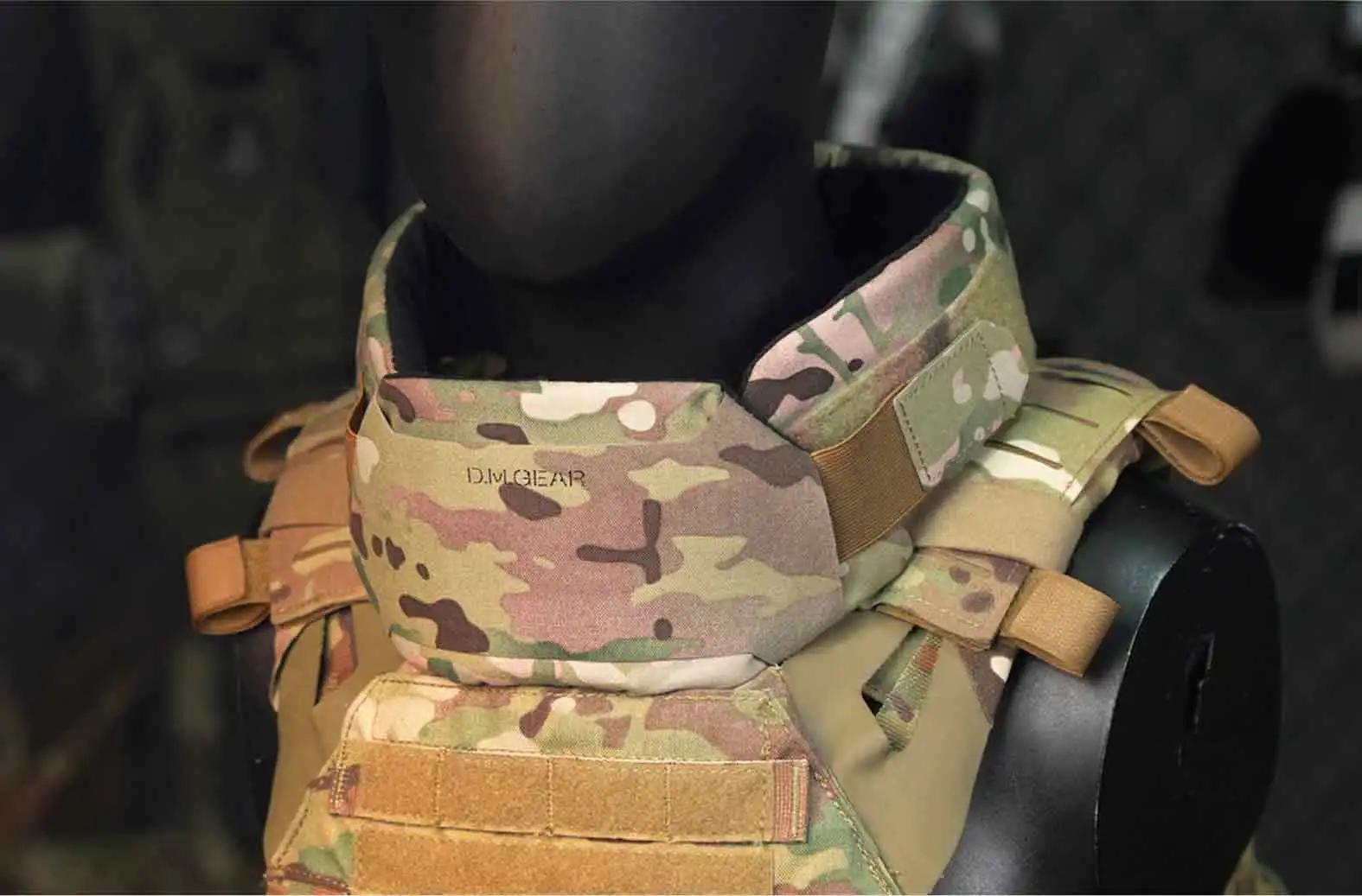 小物 LGB NECK WARMER ARMY KHAKI LGB NECK WARMER ARMY KHAKI（Haley Bader - Worldcrunch）