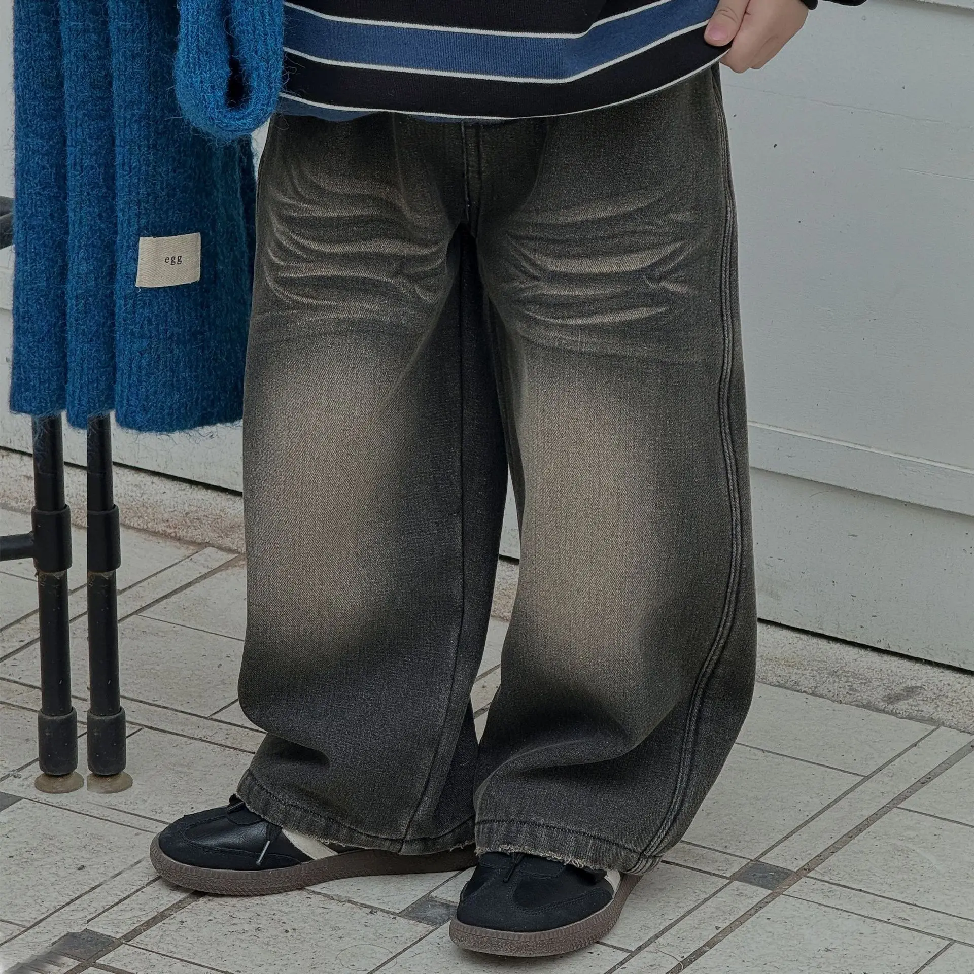 

Детские повседневные джинсы, зимняя Новинка, детская одежда в Корейском стиле для мальчиков среднего и маленького возраста, винтажные плюшевые утепленные модные джинсы ручной работы