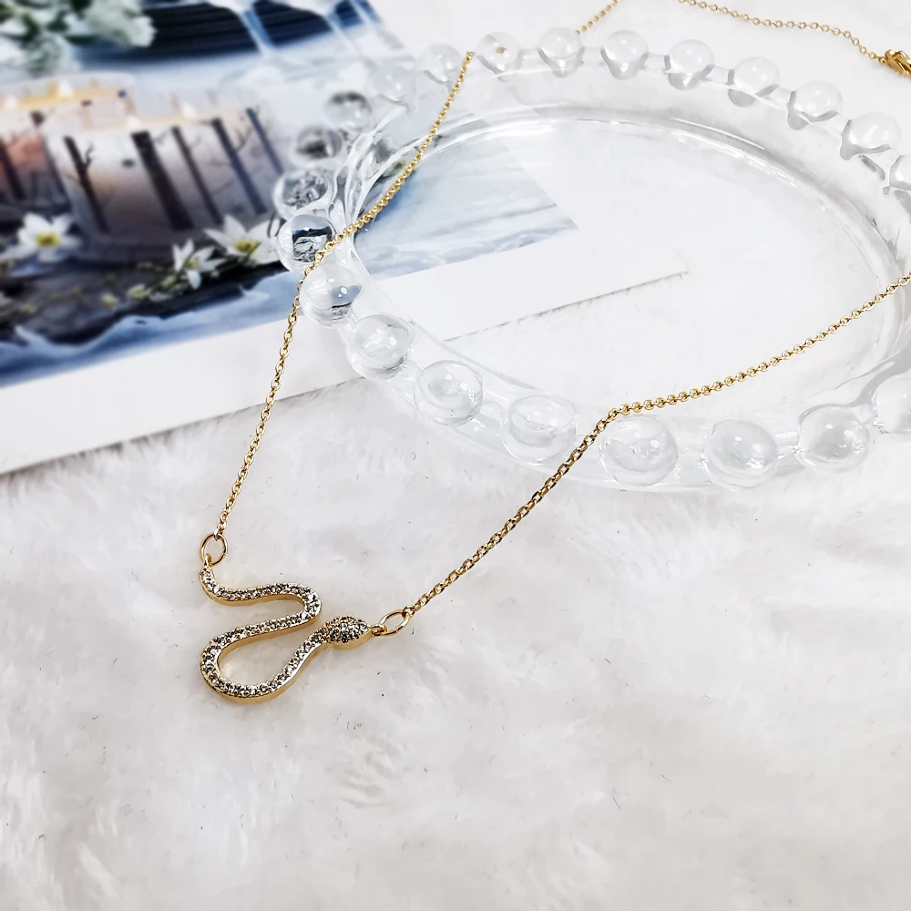 

Renya New Design Classic Animal Snake Pendant Necklace CZ Copper Gold Color Choker for Women Girl Party Jewelry Accessories Gift