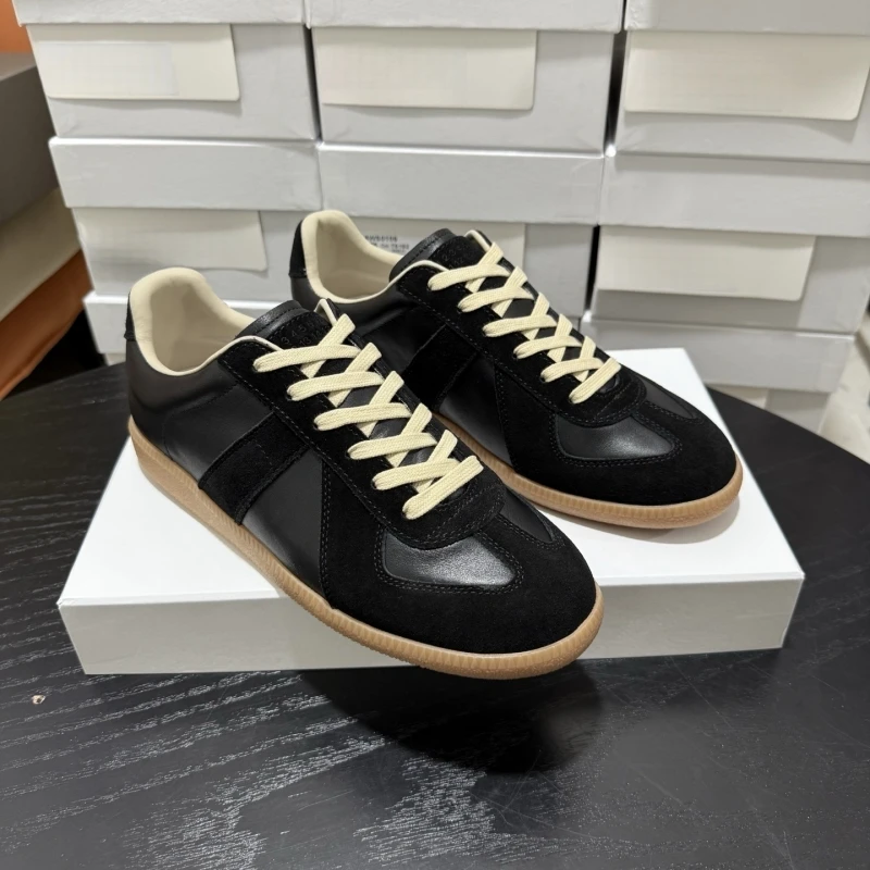2025 New Leather Versatile Casual Retro Platform German Training Shoes Agon Sneakers for Couples Flat Loafers with Laces 1