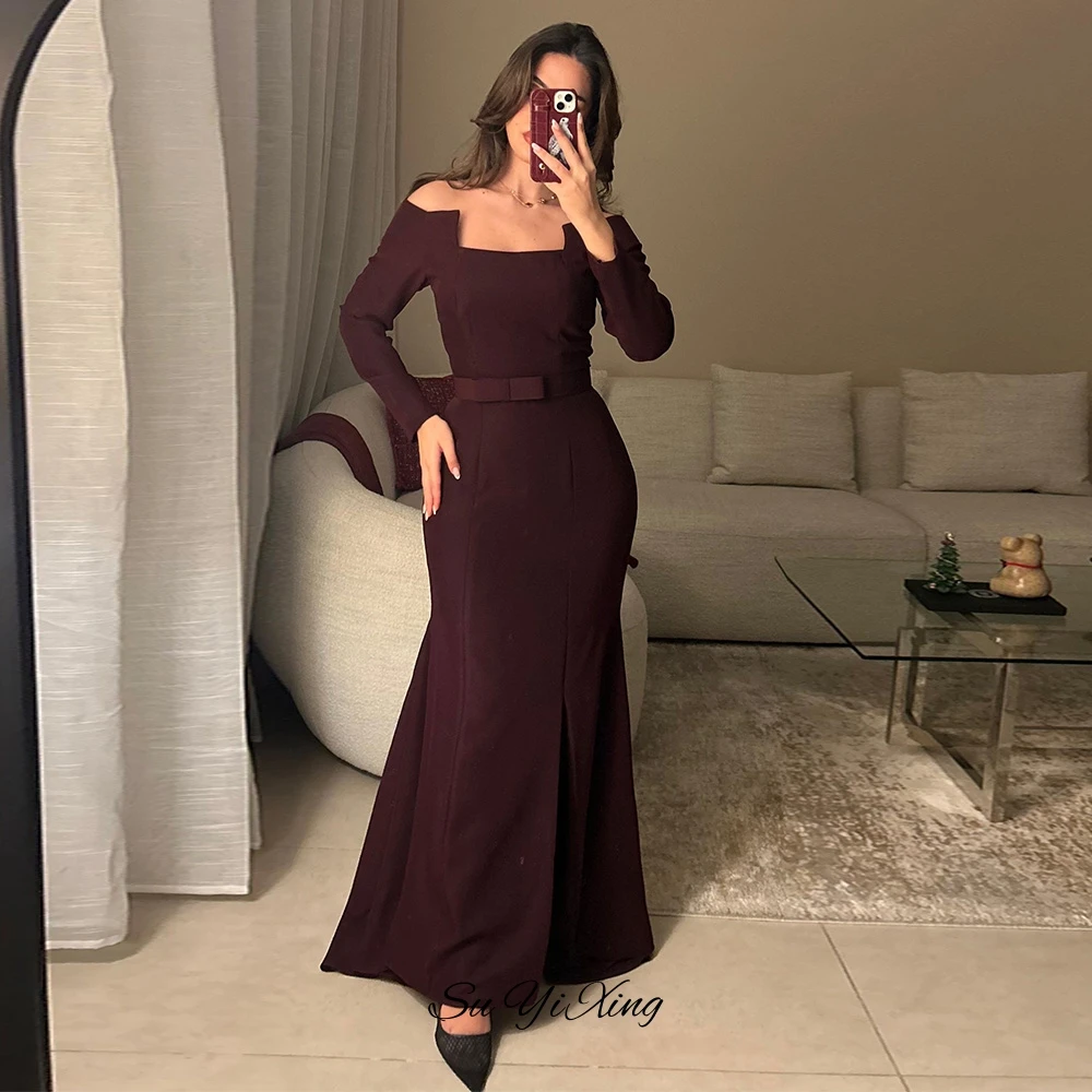 فستان سهرة عنابي جيرسيه فتحة