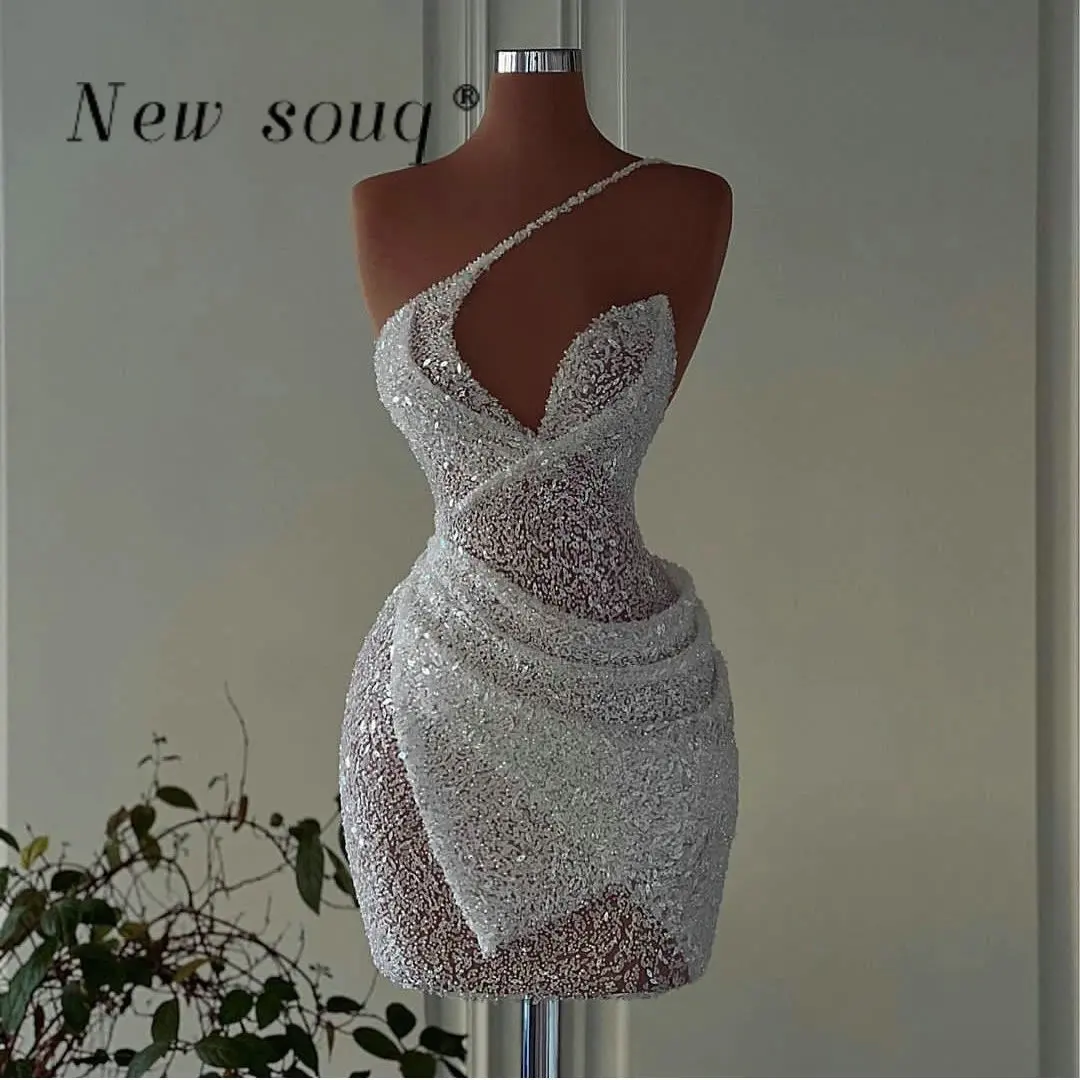 

Соблазнительные белые короткие платья на одно плечо для выпускного вечера для девушек без рукавов с блестками Мини Коктейльные строчки для выпускного вечера