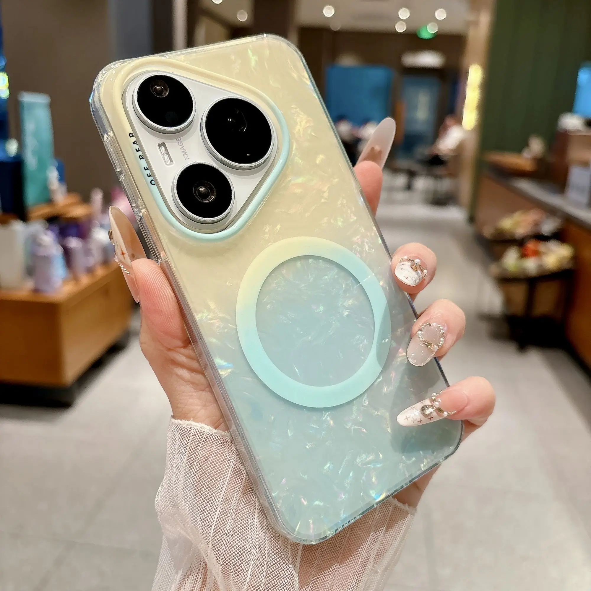 Fashion Magnetic Matte Gradient Color Transparent Case with Collision Protection and Skin-Friendly Texture