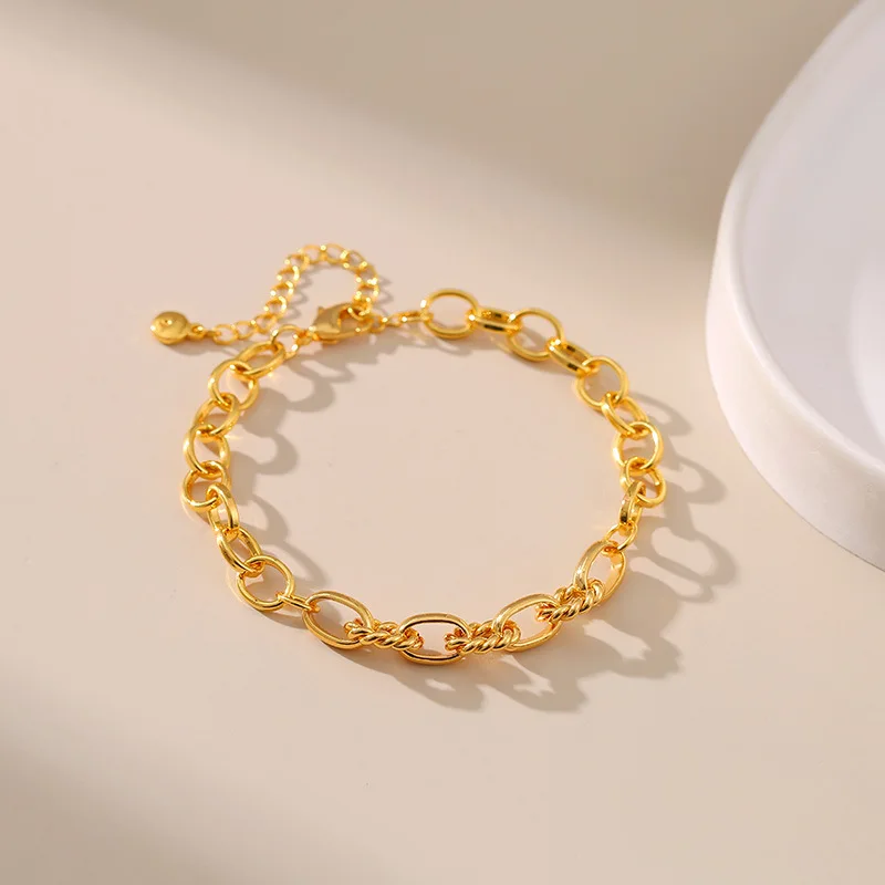 

Copper Plated 18K Gold European And American Retro Twist Shape Design Bracelet Women Thick Chain O Chain Metal Texture