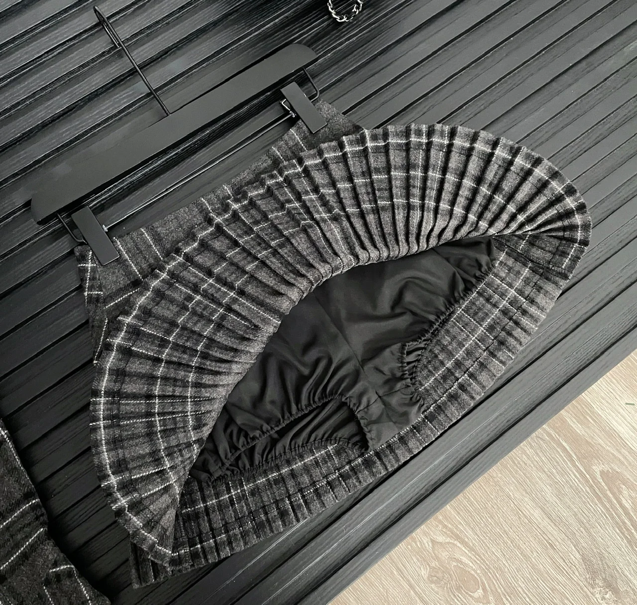 Conjunto de 3 piezas estilo retro coreano de otoño para mujer, camisa blanca, chaleco de tirantes y falda plisada, diseño de estilo universitario, moda Y2K.