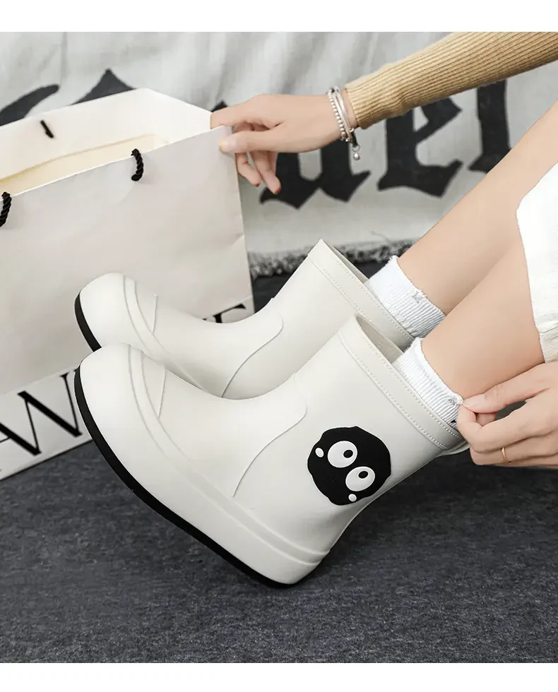 NEW Women's High Top Cover Foot Rain Shoes Thick Bottom Non Slip Waterproof Oil Resistant Kitchen work Shoes Water Shoes