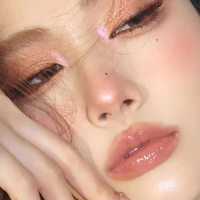 42122-150cd0.jpg 6 Colors Glitter Liquid Eyeshadow Waterproof Pearlescent Shiny Eye Shadow Highlighter Sequins Lying Silkworm Makeup Beauty Tool