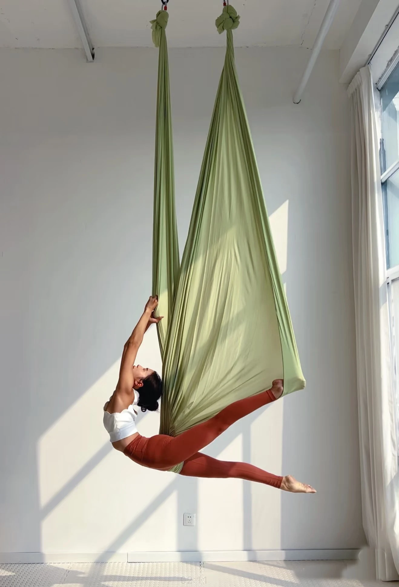 High-Quality 10M Aerial Silks Fabric,Yoga Swing ,Elastic & Comfortable,Multiple Colors Available- for Home & Studio Practice